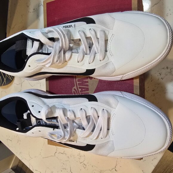 New Vans UltraRange Exo MTE Shoes - White (VN0A4U1KWHT) Mens Size 9 Sneakers - Picture 4 of 13